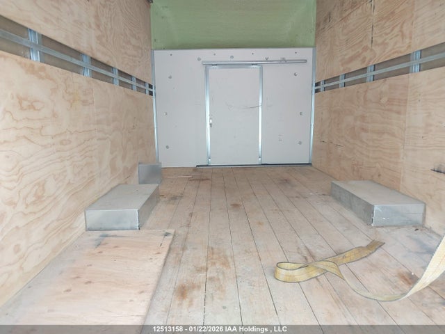 7GZ07RF73RN016314 GMC Savana Cutaway Work Van