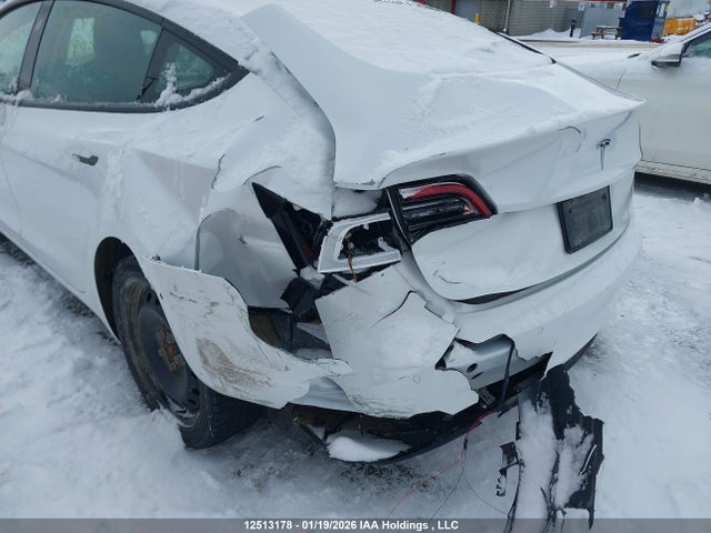 5YJ3E1EA4NF341822 Tesla Model 3 Rwd/standard Range