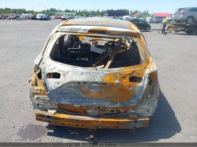 VNKKTUD30KA105797 Toyota Yaris L/le/se