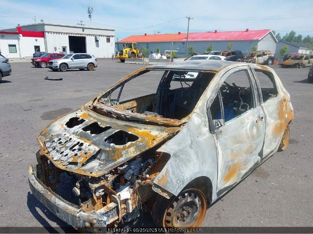 VNKKTUD30KA105797 Toyota Yaris L/le/se