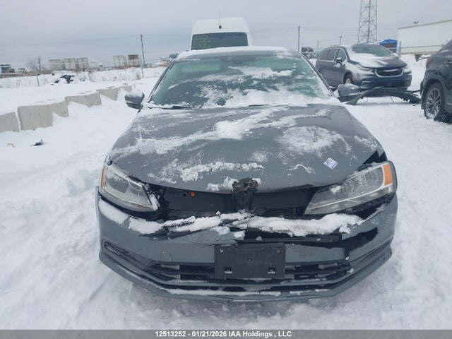 3VWD67AJ1GM374315 Volkswagen JETTA SE