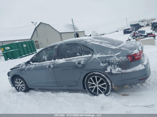 3VWD67AJ1GM374315 Volkswagen JETTA SE
