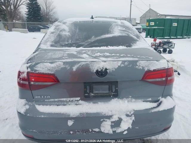 3VWD67AJ1GM374315 Volkswagen JETTA SE