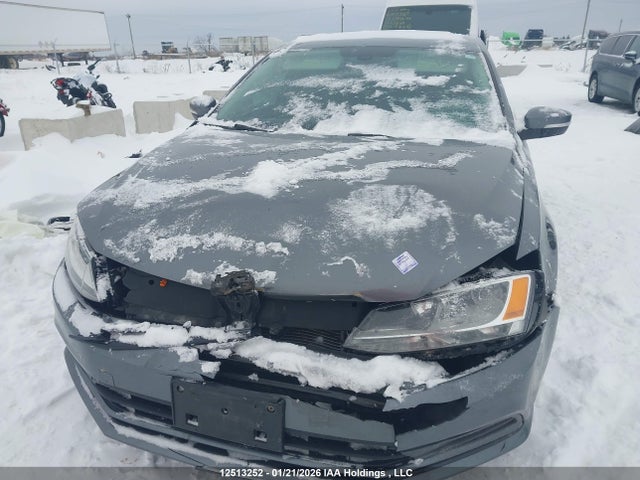 3VWD67AJ1GM374315 Volkswagen JETTA SE