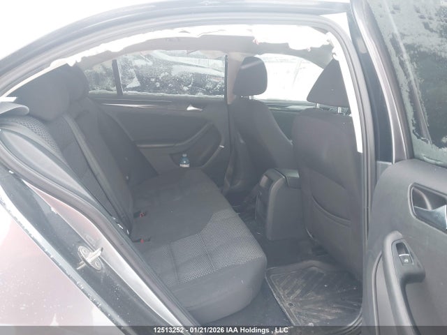 3VWD67AJ1GM374315 Volkswagen JETTA SE