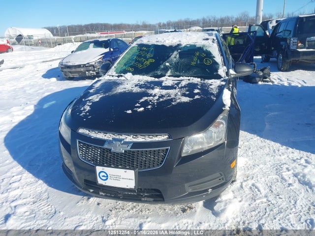 1G1P75SZ2E7235347 Chevrolet Cruze