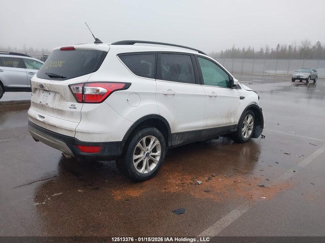 1FMCU9GD4JUD31801 Ford ESCAPE SE