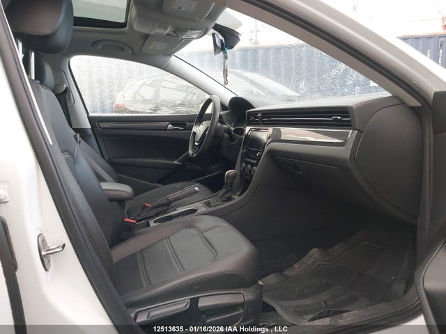 1VWBA7A30MC017096 Volkswagen Passat Highline