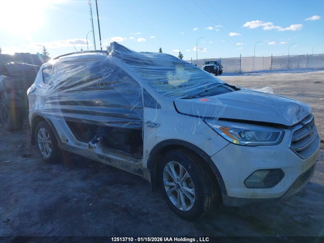 1FMCU9HD5JUD39808 Ford ESCAPE SEL