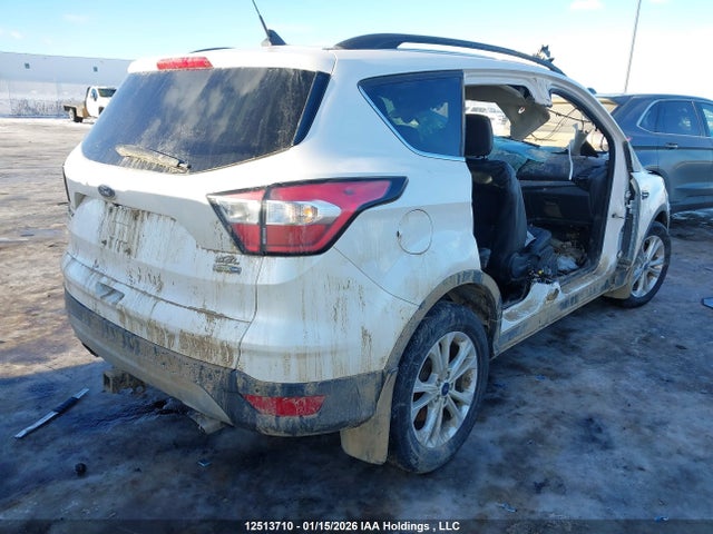 1FMCU9HD5JUD39808 Ford ESCAPE SEL