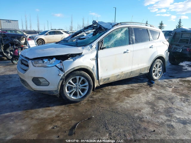 1FMCU9HD5JUD39808 Ford ESCAPE SEL