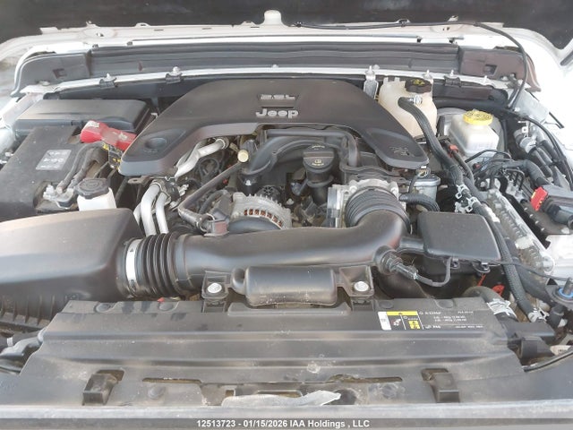 1C4HJXEG8KW608833 Jeep Wrangler Unlimited Sahara