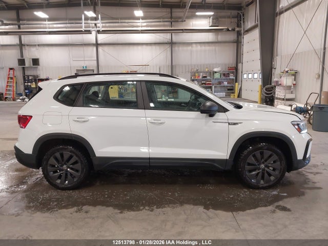 3VVCX7B24NM001514 Volkswagen TAOS S