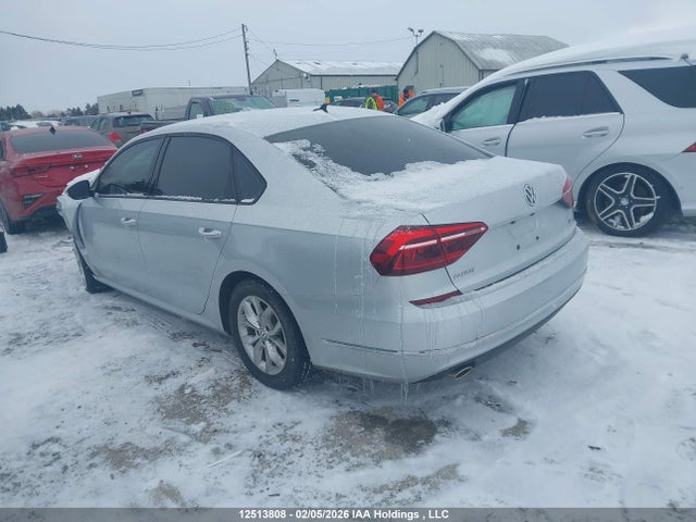 1VWAA7A36JC033908 Volkswagen Passat