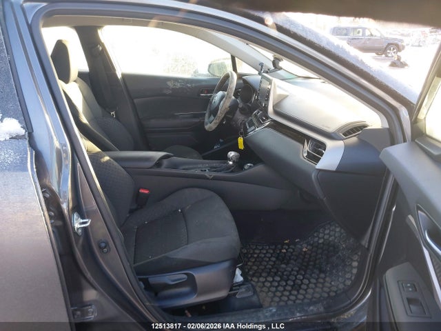 JTNKHMBX1M1107184 Toyota C-HR LE