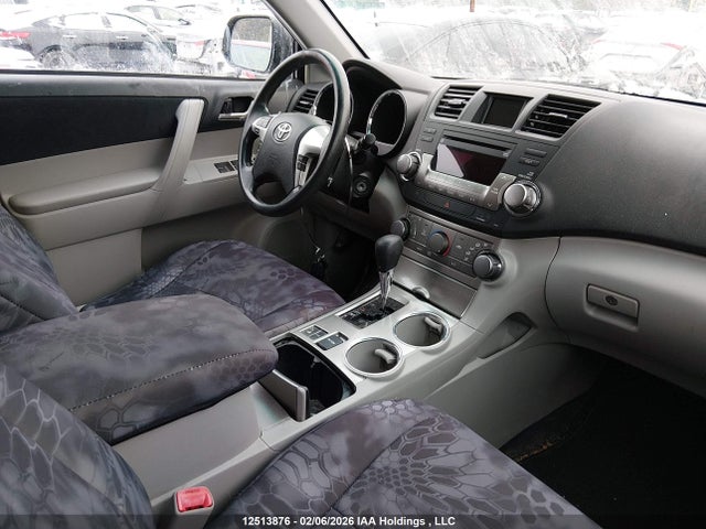 2012 Toyota Highlander Se მანქანა იყიდება აუქციონზე, vin: 5TDBK3EH7CS136047, აუქციონის ნომერი: 12513876