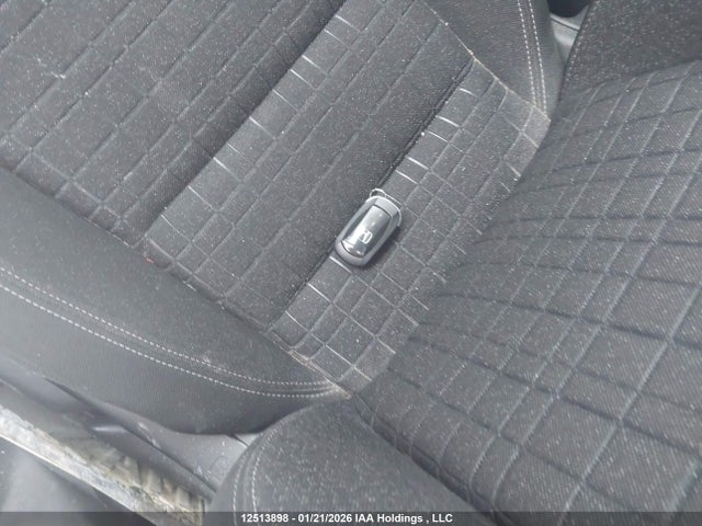 3CZRZ2H3XRM102014 Honda HR-V LX