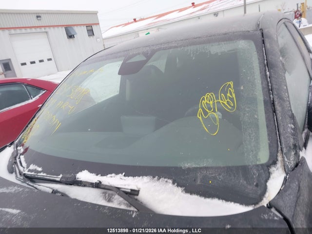 3CZRZ2H3XRM102014 Honda HR-V LX