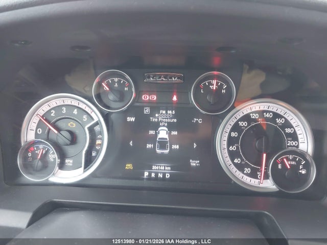 1C6RR7TM2FS686521 RAM 1500 Slt