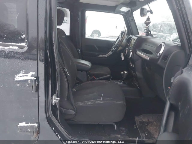 1C4BJWEGXGL114269 Jeep Wrangler Unlimited Sahara