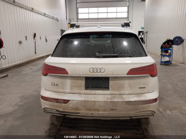WA1AAAFY4N2120832 Audi Q5 45 Komfort