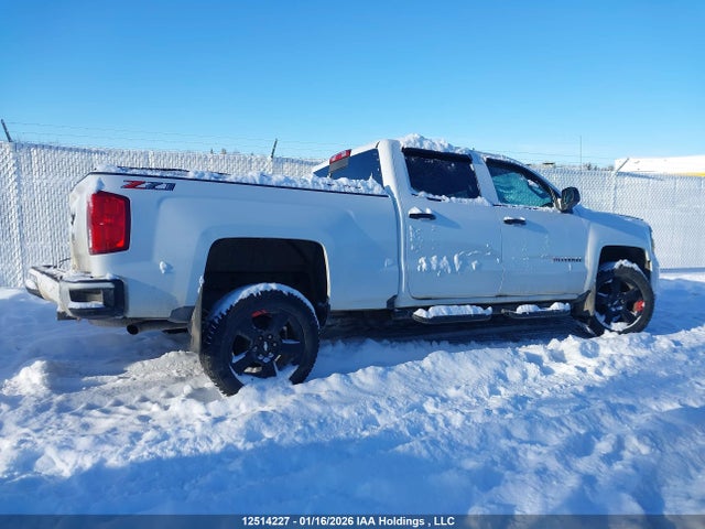 3GCUKSEC5JG521089 Chevrolet Silverado 1500 2lz