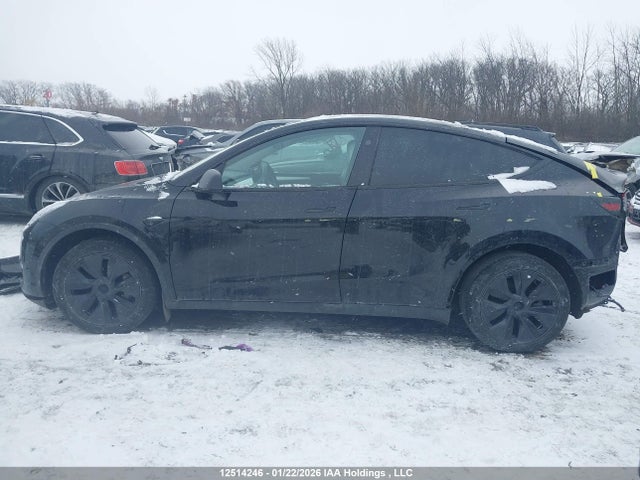 7SAYGDEE1RF100135 Tesla Model Y Long Range