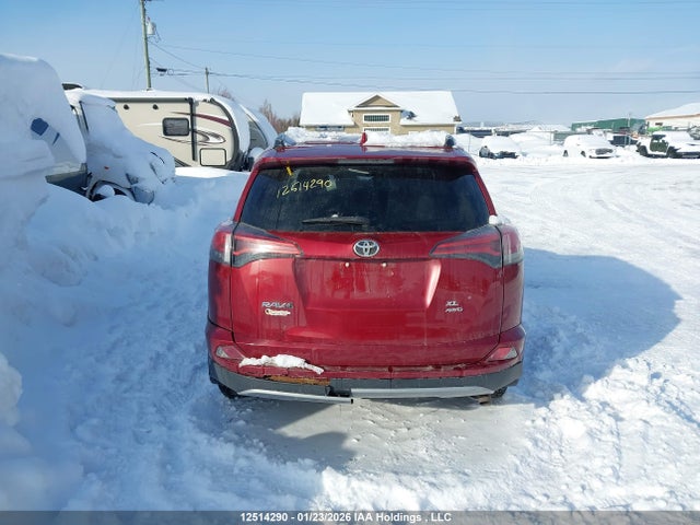 12514290 :رقم المزاد ، 2T3RFREV1JW837741 vin ، 2018 Toyota Rav4 Adventure/xle مزاد بيع