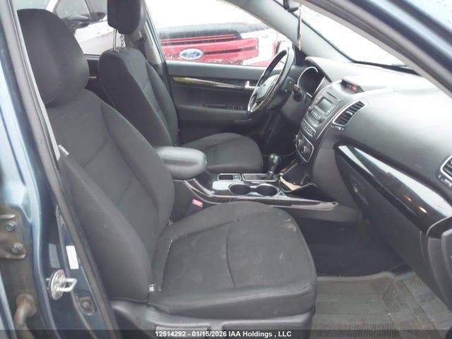 5XYKTDA73EG433381 KIA Sorento Lx V6