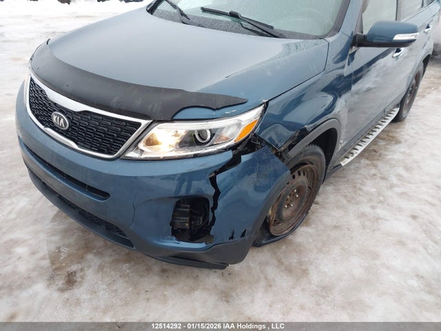 5XYKTDA73EG433381 KIA Sorento Lx V6