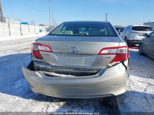 12514325 :رقم المزاد ، 4T1BF1FK9EU409874 vin ، 2014 Toyota Camry Le مزاد بيع