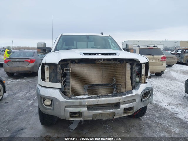 1GT12TEY7JF125204 GMC Sierra K2500 Slt