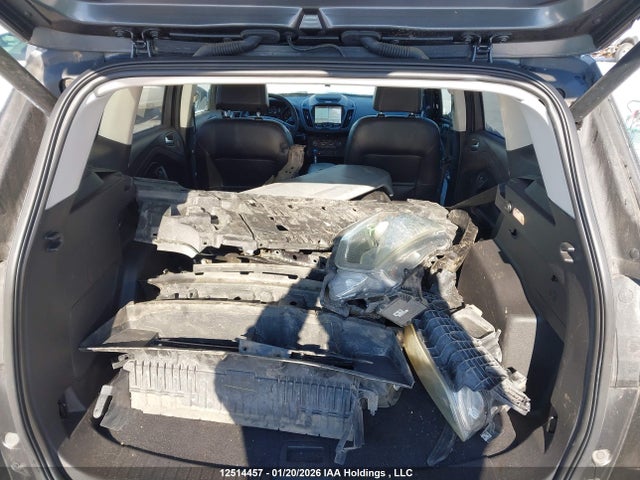 1FMCU0J99HUF09633 Ford Escape Titanium