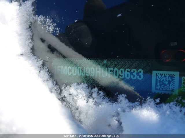 1FMCU0J99HUF09633 Ford Escape Titanium