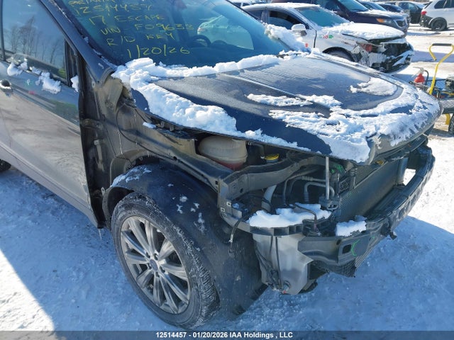 1FMCU0J99HUF09633 Ford Escape Titanium