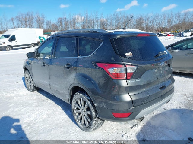 1FMCU0J99HUF09633 Ford Escape Titanium
