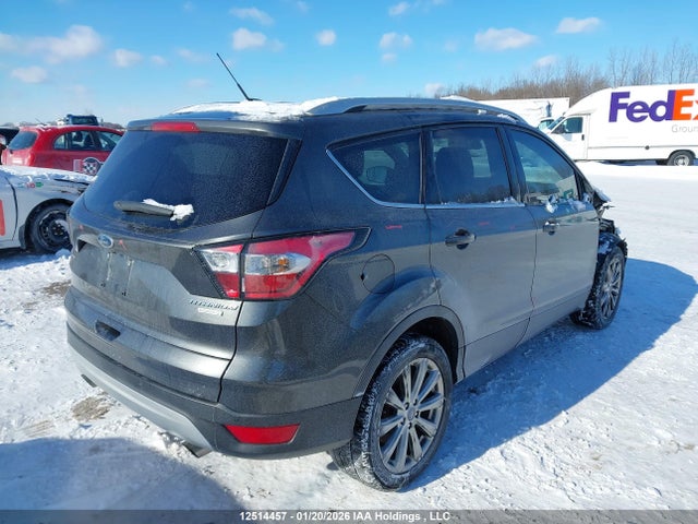 1FMCU0J99HUF09633 Ford Escape Titanium