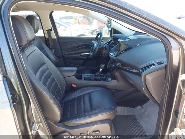 1FMCU0J99HUF09633 Ford Escape Titanium