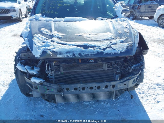 1FMCU0J99HUF09633 Ford Escape Titanium