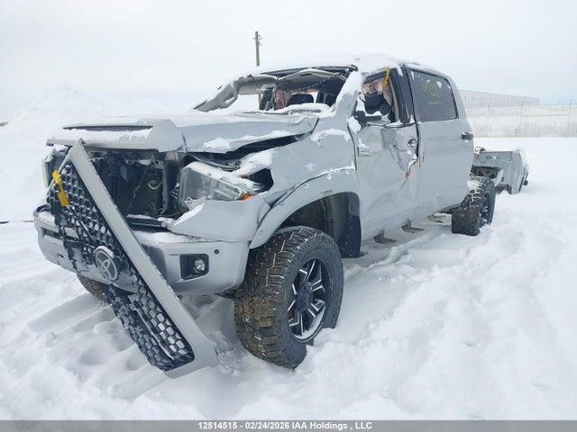 5TFAY5F17JX700102 Toyota Tundra Platinum 5.7l V8
