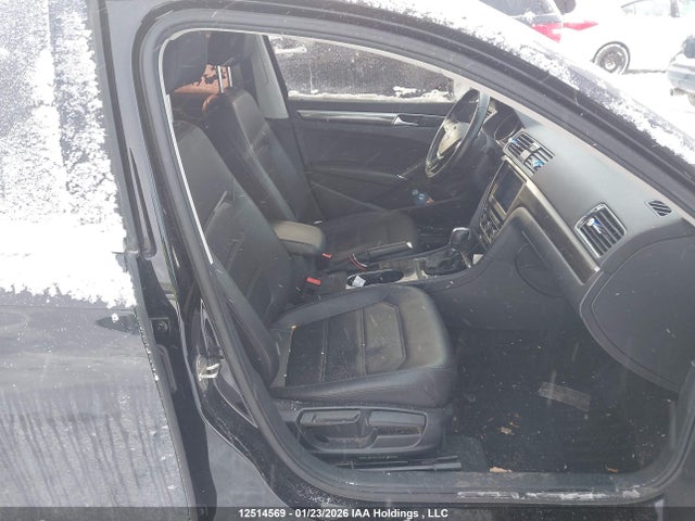 1VWBA7A34JC015055 Volkswagen Passat 2.0 Tsi Comfortline