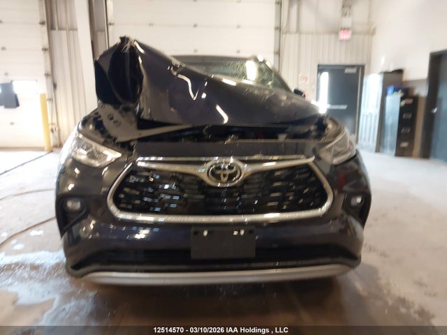 Продажа на аукционе авто 2025 Toyota Highlander Hybrid Limited, vin: 5TDEBRCH1SS690069, номер лота: 12514570