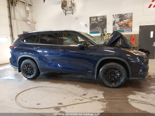 Продажа на аукционе авто 2025 Toyota Highlander Hybrid Limited, vin: 5TDEBRCH1SS690069, номер лота: 12514570