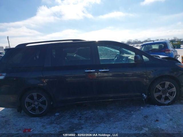 5TDXZ3DC5HS853576 Toyota Sienna Se 8 Passenger