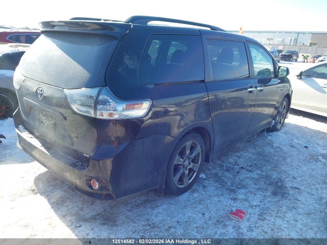 5TDXZ3DC5HS853576 Toyota Sienna Se 8 Passenger
