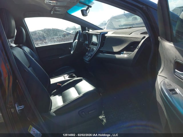 5TDXZ3DC5HS853576 Toyota Sienna Se 8 Passenger
