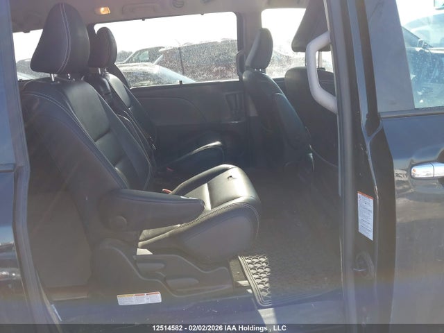 5TDXZ3DC5HS853576 Toyota Sienna Se 8 Passenger