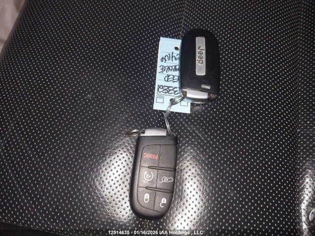 1C4RJFCG0HC638162 Jeep Grand Cherokee Overland