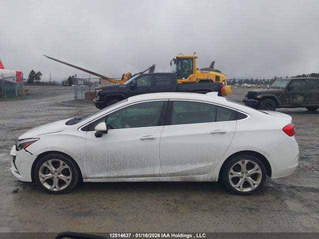 Chevrolet Cruze Premier Auto 2018 1G1BF5SM0J7227386 Image 14