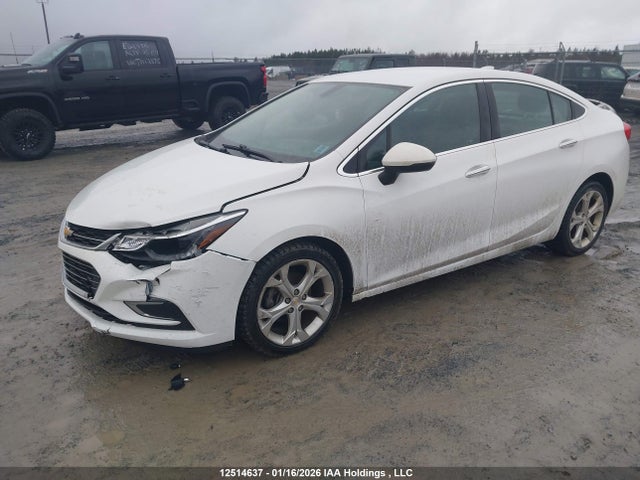 Chevrolet Cruze Premier Auto 2018 1G1BF5SM0J7227386 Image 2